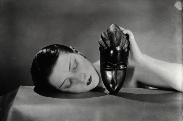 Man Ray. Forme di luce. Dal 24 settembre all'11 gennaio a Palazzo Reale di Milano una retrospettiva di un grande protagonista dell&rsquo;arte del XX secolo. uno dei primi a utilizzare la fotografia come un vero e proprio medium creativo