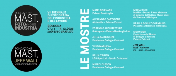 VII edizione della Biennale di Fotografia dell&rsquo;Industria e del Lavoro dal 7 novembre al 14 dicembre al MAST di Bologna con la direzione artistica di Francesco Zanot. Tra le mostre, Living, Working, Surviving di Jeff Wall