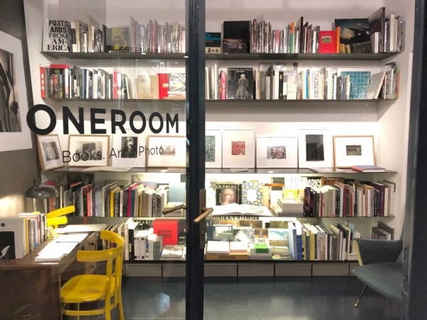 The Experience. Una proposta formativa di One Room Books. Tre ore di conversazione con Stefano Ruffa per esplorare attraverso i libri, la fotografia non solo come mezzo ma come obiettivo per vedere il mondo intorno a noi